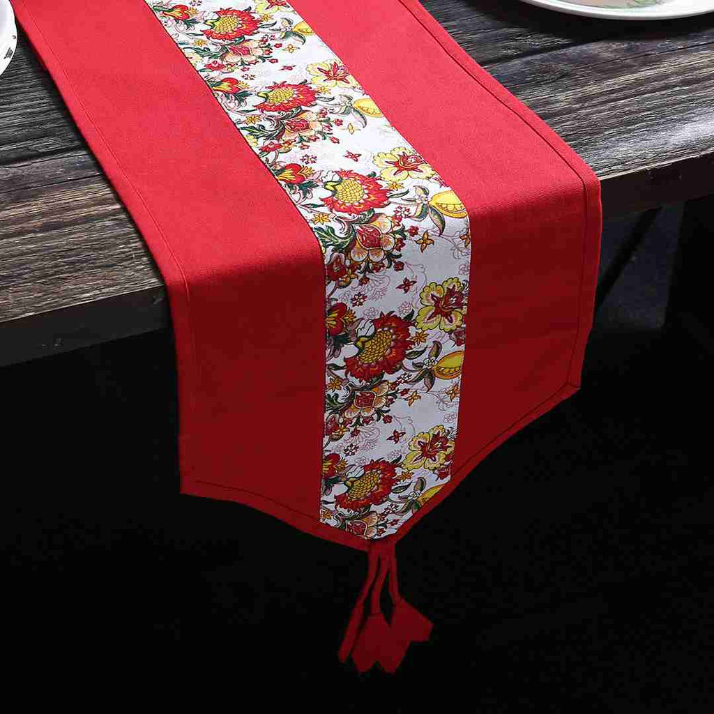 Como Table runner with floral print - Red