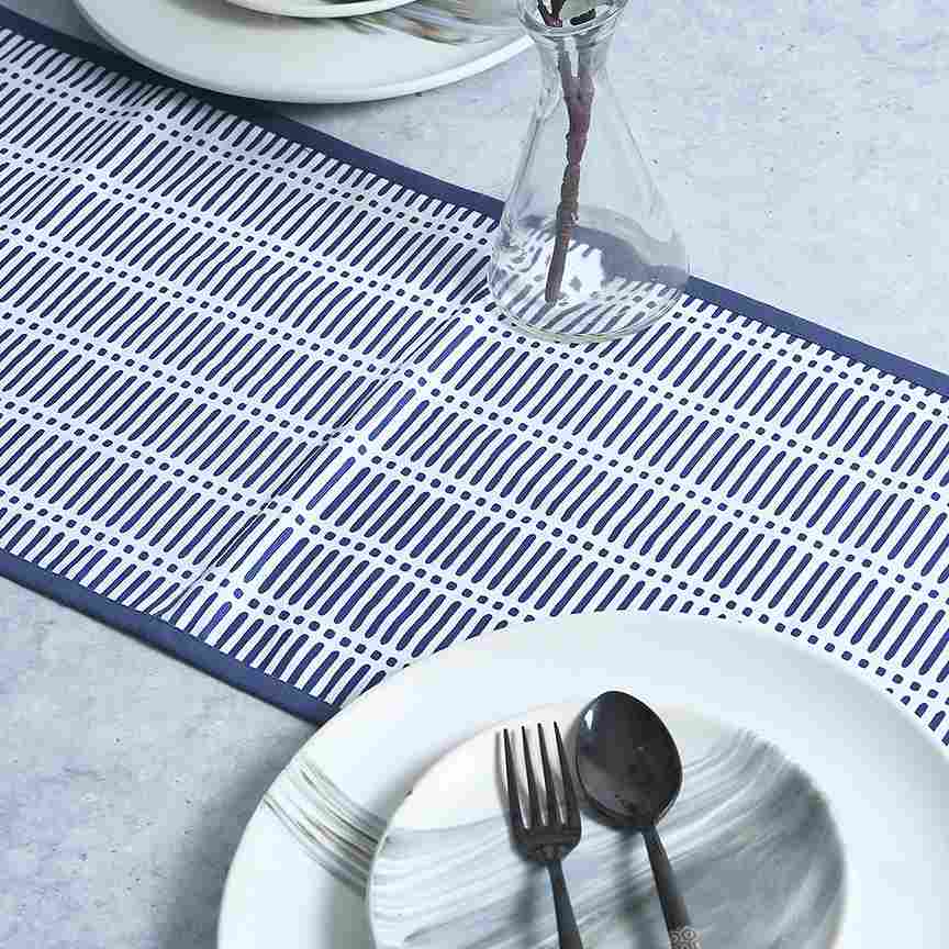 Como Table runner - Blue