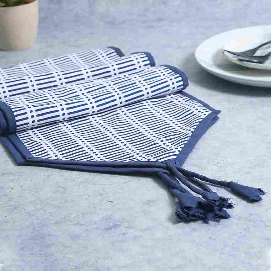 Como Table runner - Blue