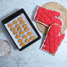 Load image into Gallery viewer, Como Oven Mittens - Red (Set of 2)