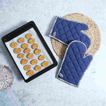Load image into Gallery viewer, Como Oven Mittens - Blue (Set of 2)