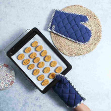 Load image into Gallery viewer, Como Oven Mittens - Blue (Set of 2)