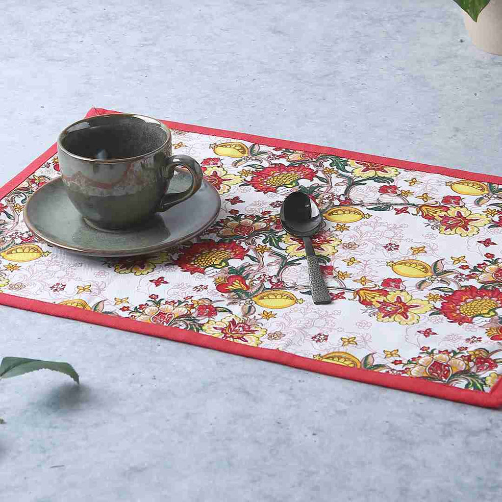 Como Table mats with floral prints - Red (Set of 6)