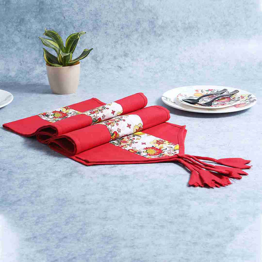 Como Table runner with floral print - Red