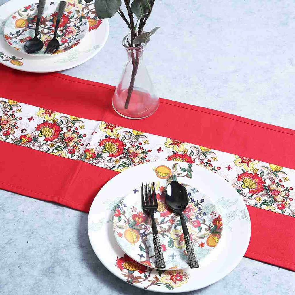 Como Table runner with floral print - Red
