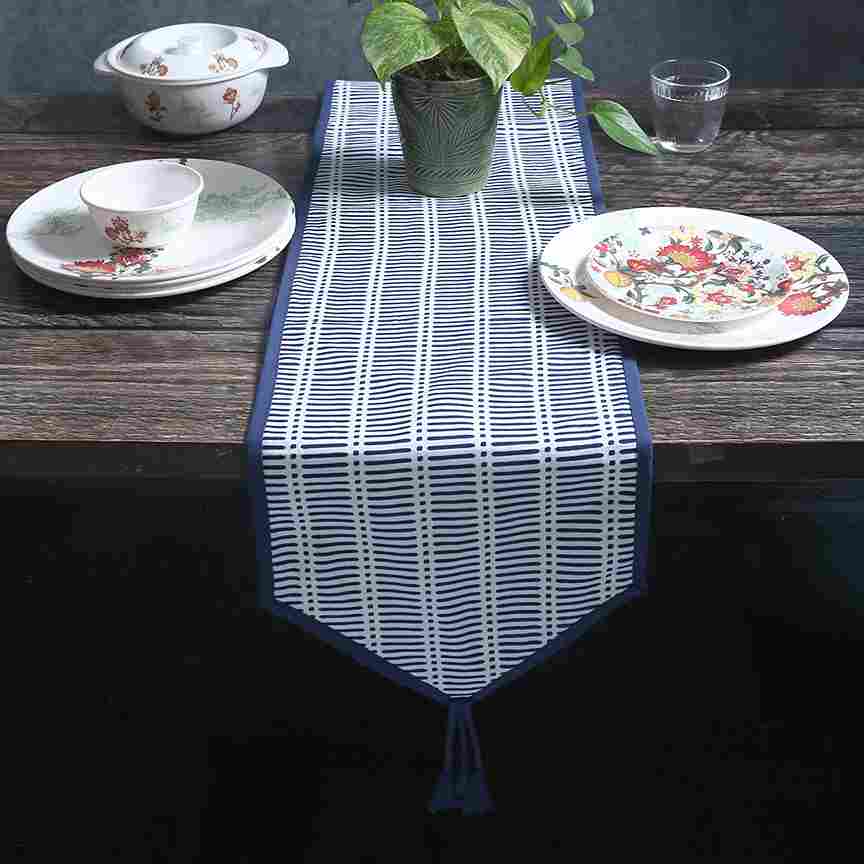 Como Table runner - Blue